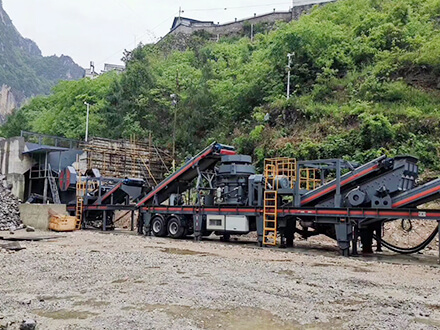 350-450 tons per hour mobile granite crushing production line in Sumatra, Indonesia
